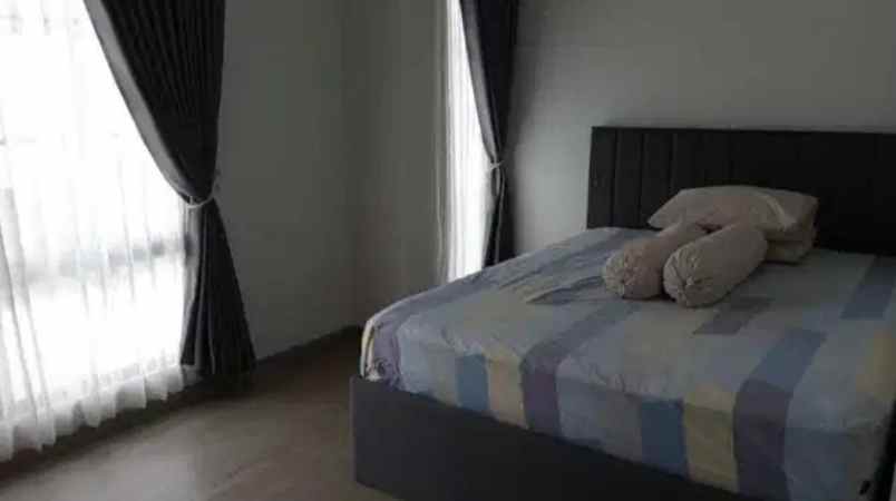 dijual rumah mansion nine