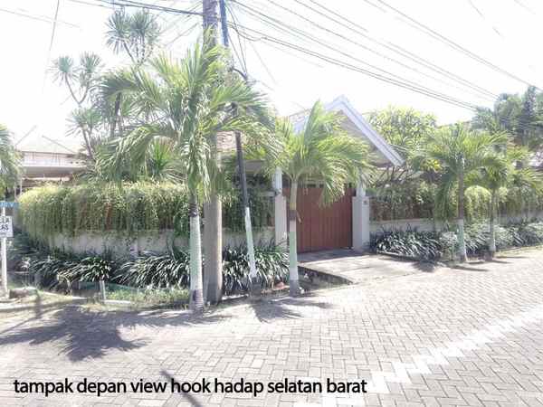 dijual rumah manyar