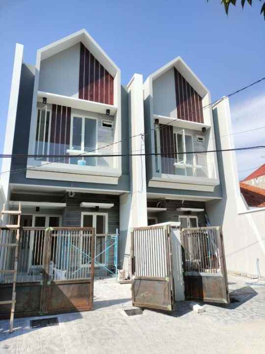 dijual rumah manyar tirtoasri