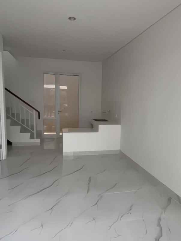 dijual rumah manyaran