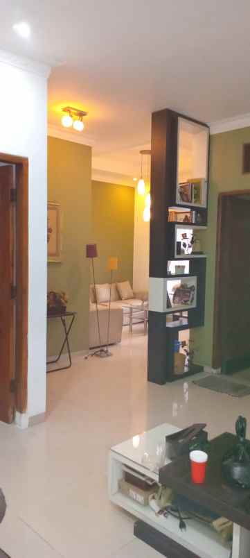 dijual rumah margahayu raya