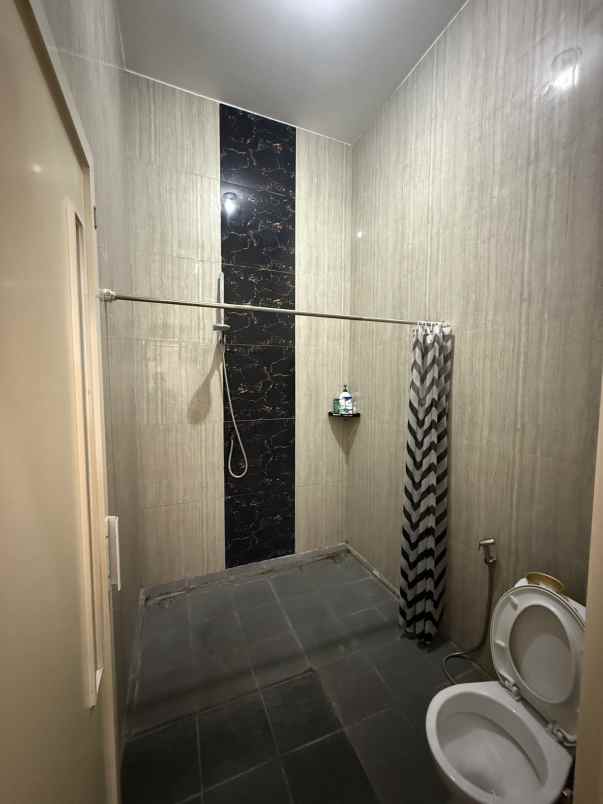 dijual rumah medokan asri