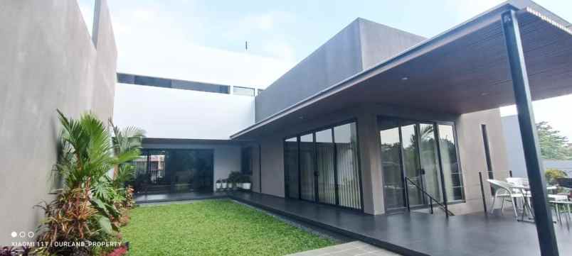 dijual rumah mega cinere