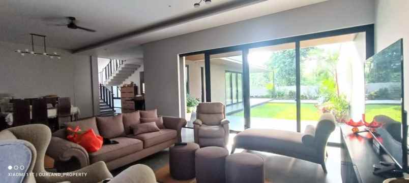 dijual rumah mega cinere