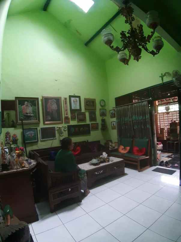 dijual rumah menanggal