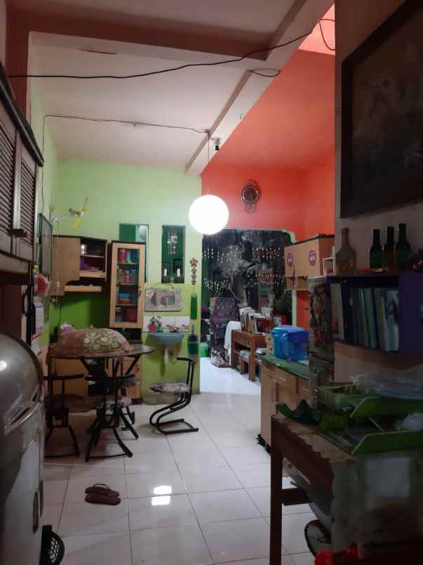 dijual rumah menanggal