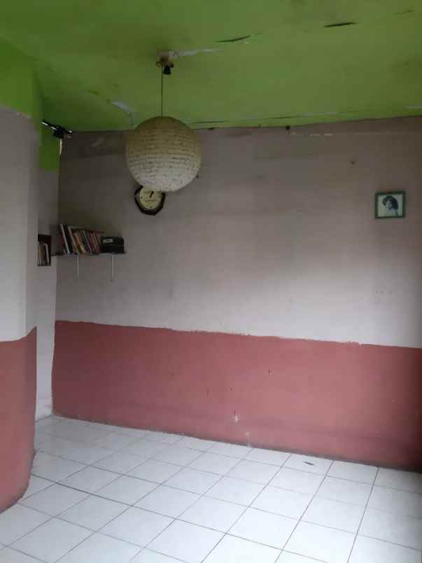 dijual rumah menanggal