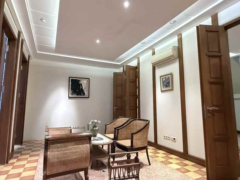 dijual rumah menteng