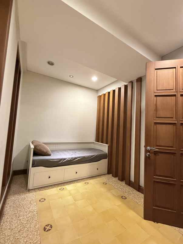 dijual rumah menteng