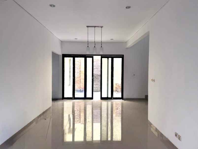dijual rumah metland menteng cakung