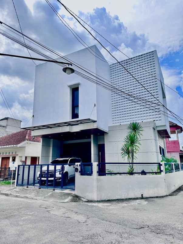 dijual rumah modalan