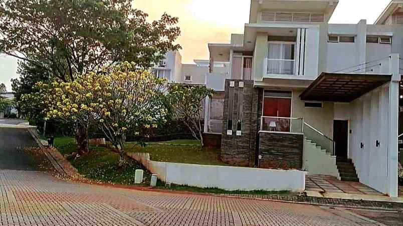 dijual rumah modern hill cluster green