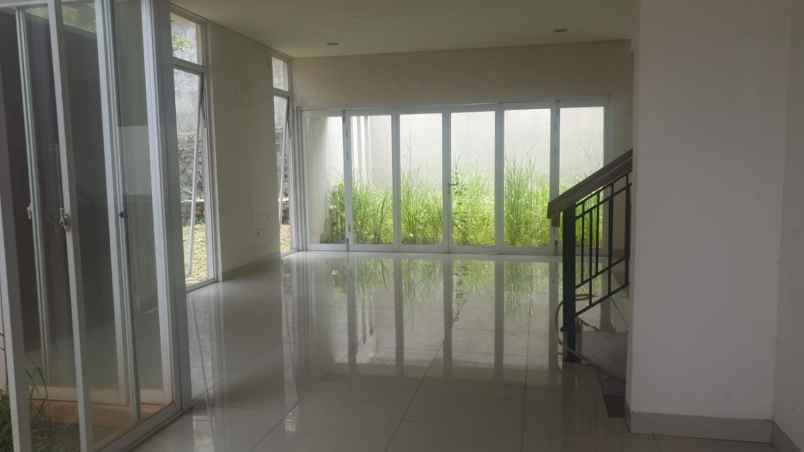 dijual rumah modern hill cluster green