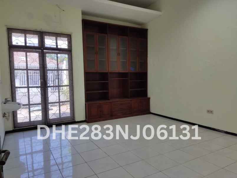 dijual rumah ngagel jaya