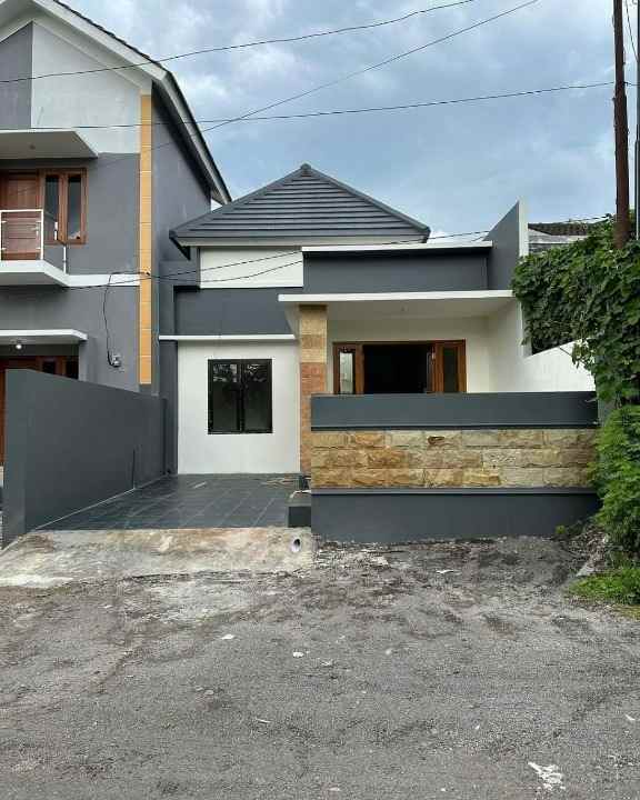 dijual rumah ngaglik