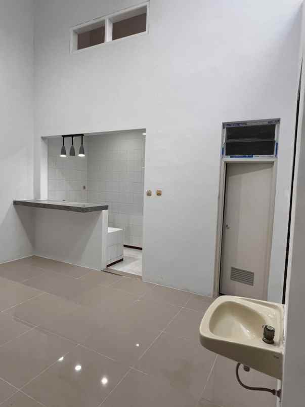 dijual rumah nginden