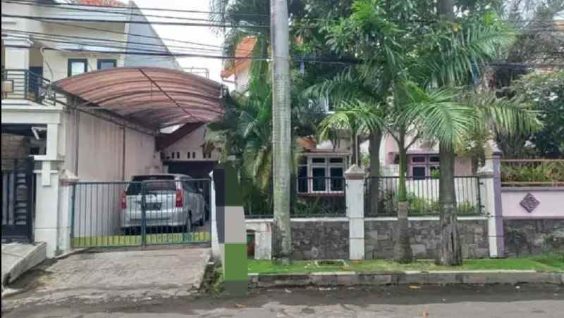 dijual rumah nginden intan