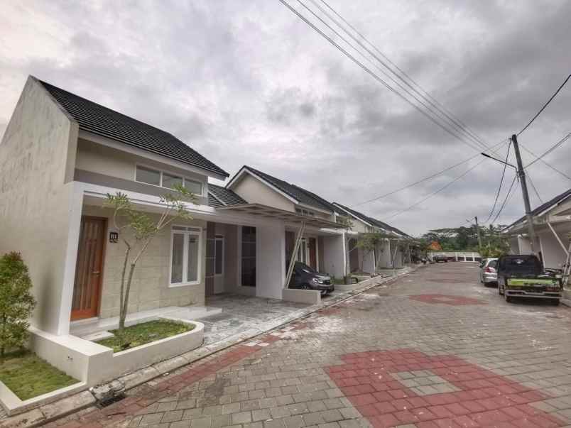 dijual rumah nglengkong besi sukoharjo