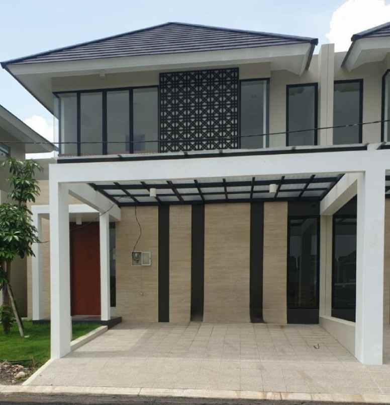 dijual rumah north west hill citraland