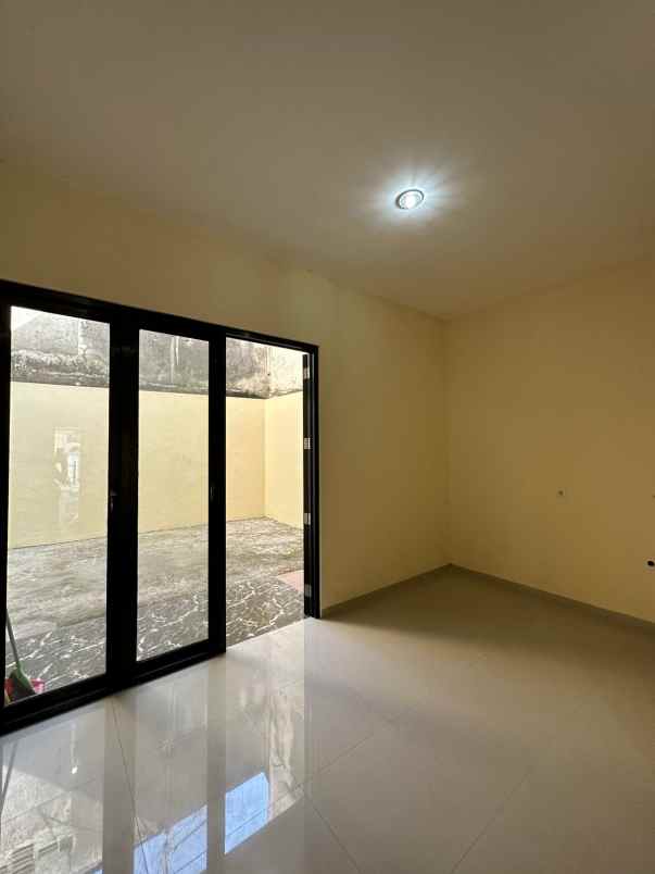 dijual rumah pasar kapasan