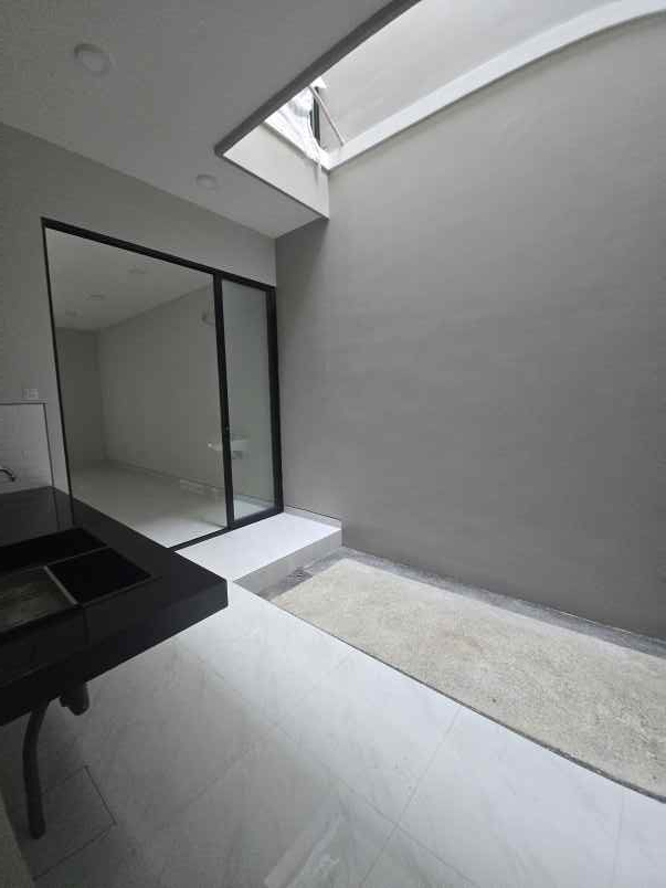 dijual rumah penjaringan sari