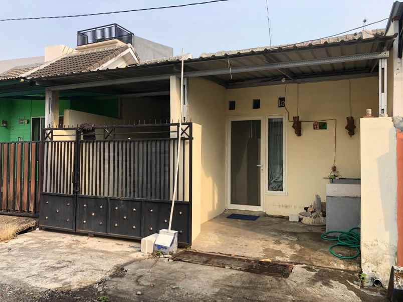 dijual rumah permata regency