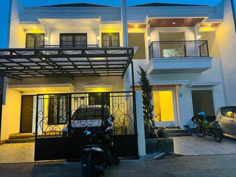 dijual rumah perum angkasa puri