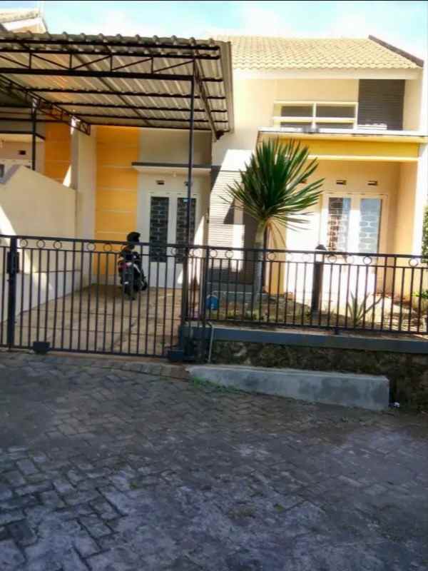 dijual rumah perum permata land jalan