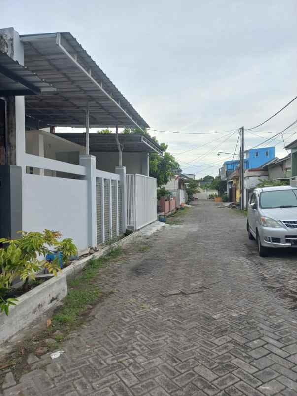 dijual rumah perum river view