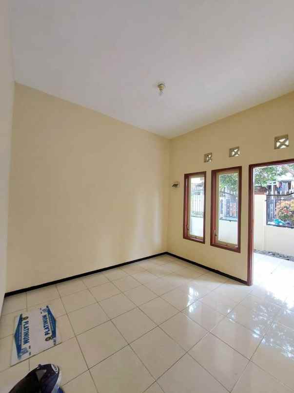 dijual rumah perum saptorenggo