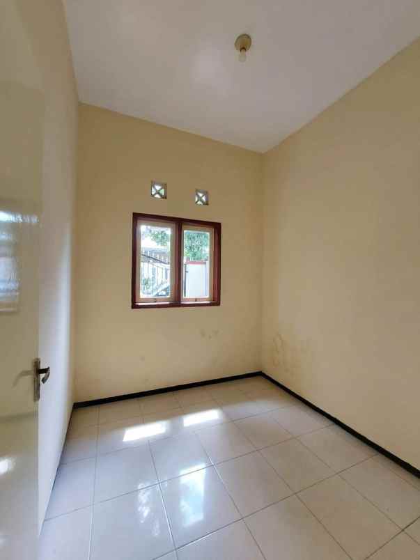 dijual rumah perum saptorenggo