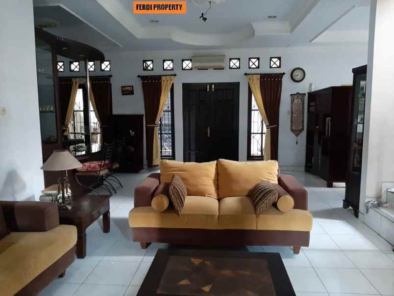 dijual rumah perumahan citra gran cibubur