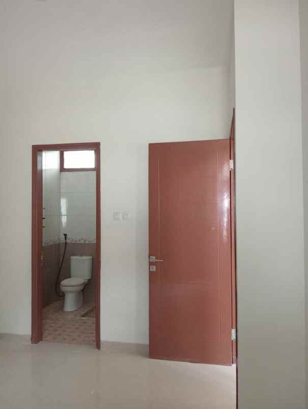 dijual rumah perumahan kemang pratama 2