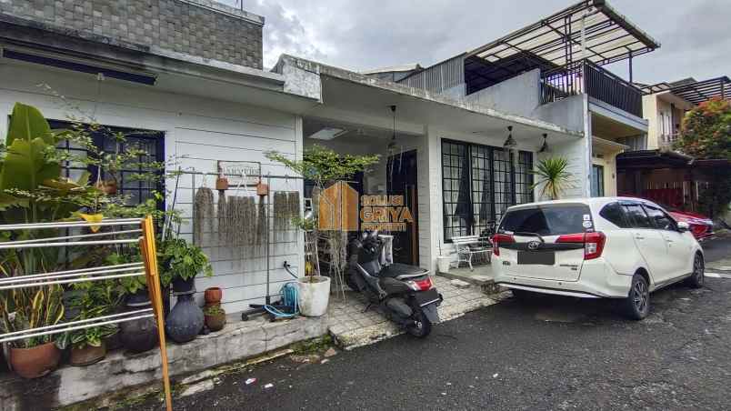 dijual rumah perumahan nuansa hijau