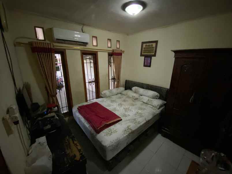 dijual rumah perumahan pondok ungu permai