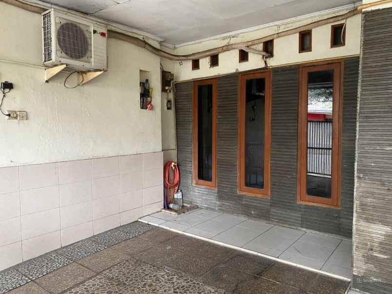 dijual rumah perumahan pondok ungu permai