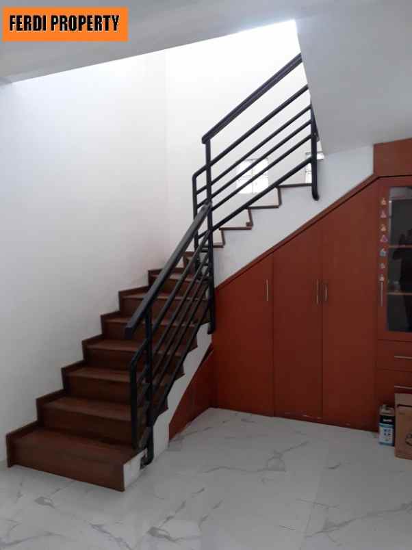 dijual rumah perumahan raffles hills