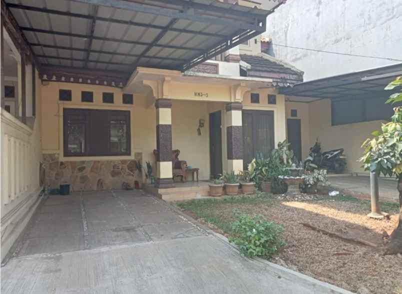 dijual rumah perumahan taman kenari