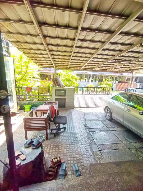 dijual rumah perumahan villa meutia