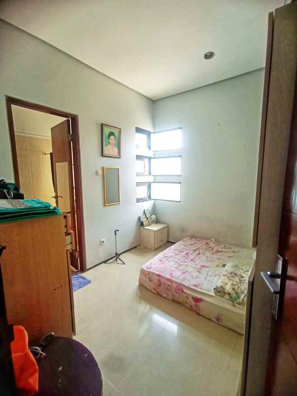 dijual rumah perumahan villa meutia