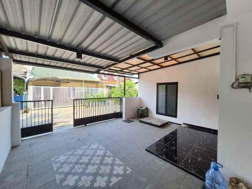 dijual rumah perumahan wiguna