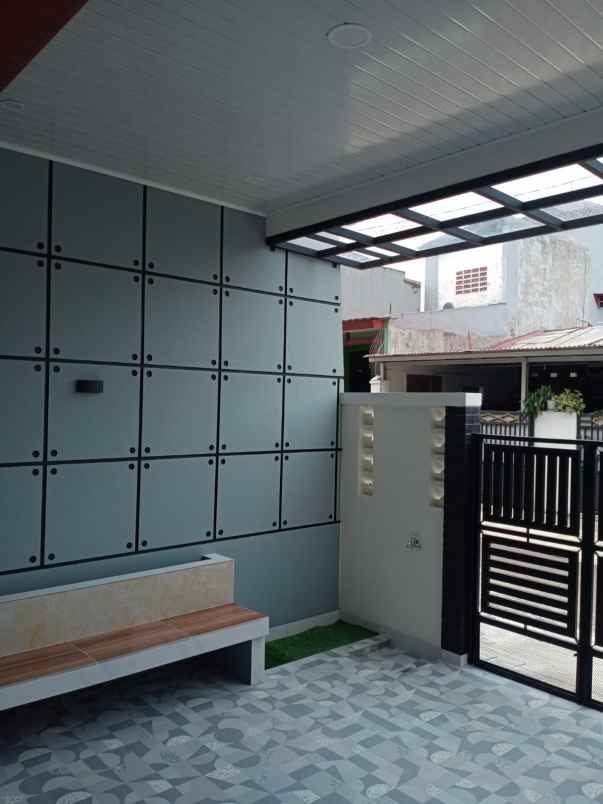 dijual rumah perumnas beji