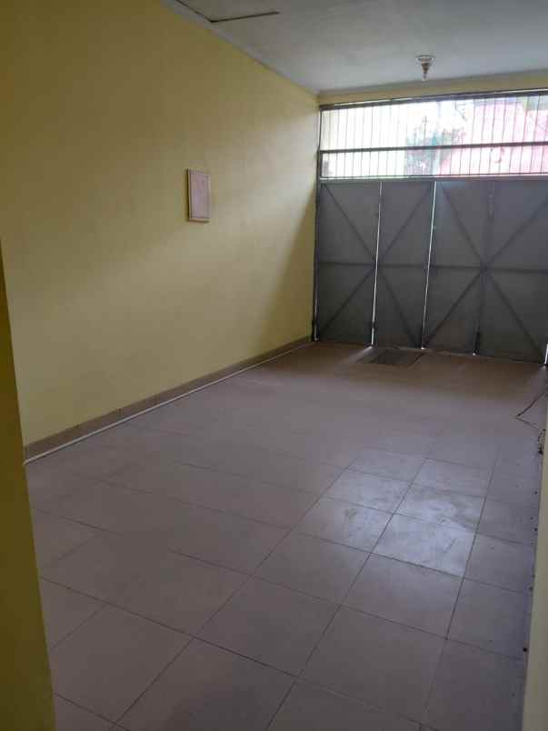 dijual rumah petamburan