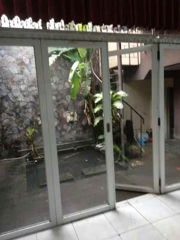 dijual rumah petukangan