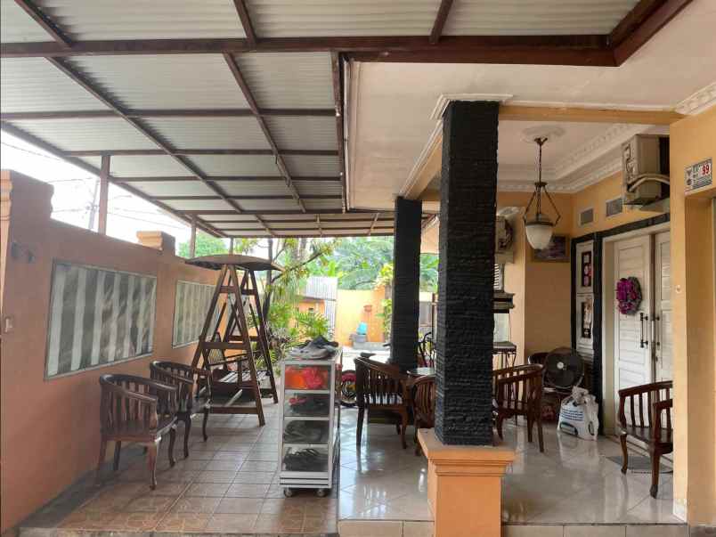 dijual rumah petukangan selatan