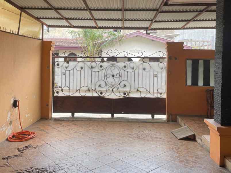 dijual rumah petukangan selatan