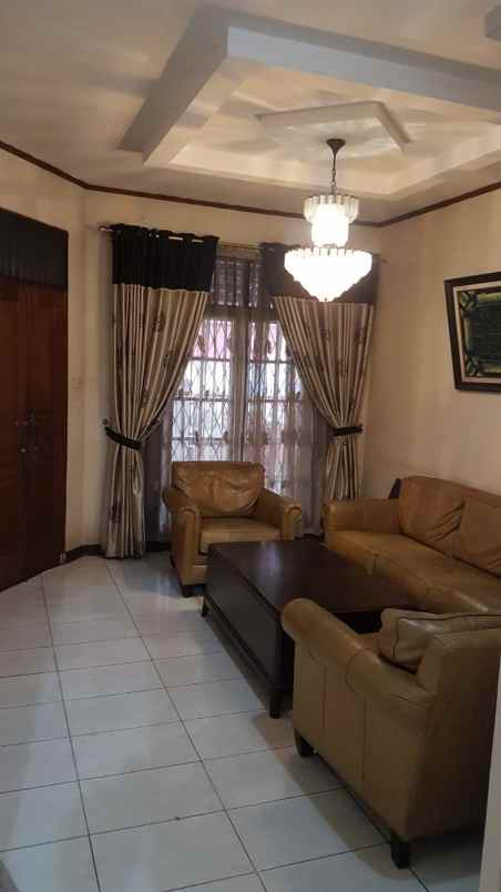 dijual rumah pinggir jalan raya malaka