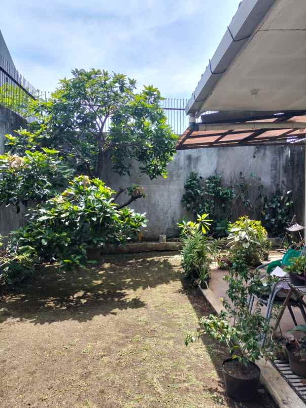 dijual rumah polban