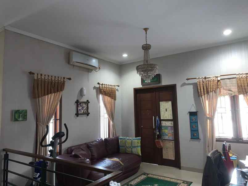 dijual rumah pondok bambu