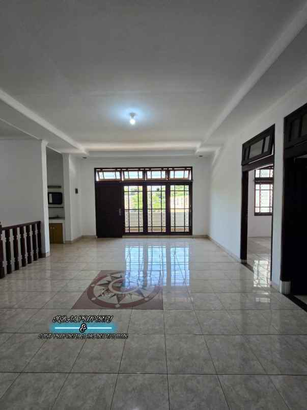 dijual rumah pondok bambu